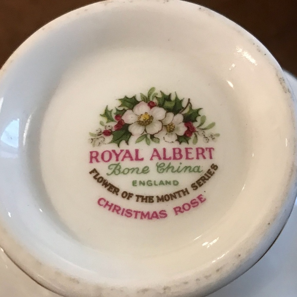 Royal Albert DECEMBER Flower of the Month tea cup and Saucer Made in England - Picture 4 of 6